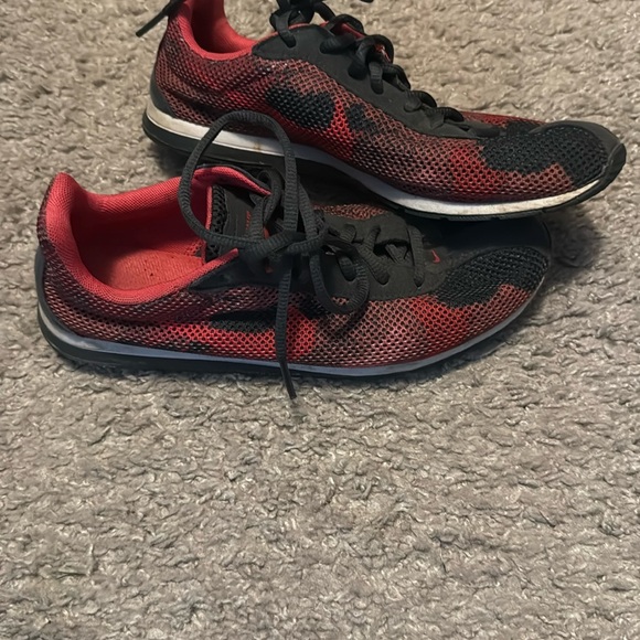 Nike women’s little runner print noble camo grey and red - Picture 10 of 11